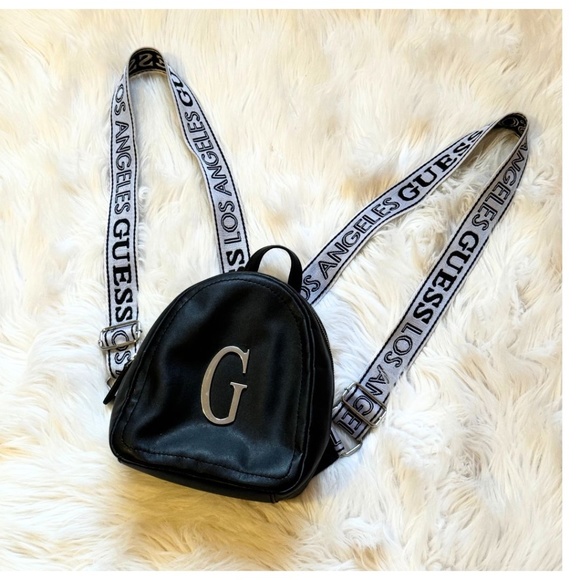 Guess Jarah Signature Backpack Bag with Logo and Webbing Straps - Picture 3 of 7